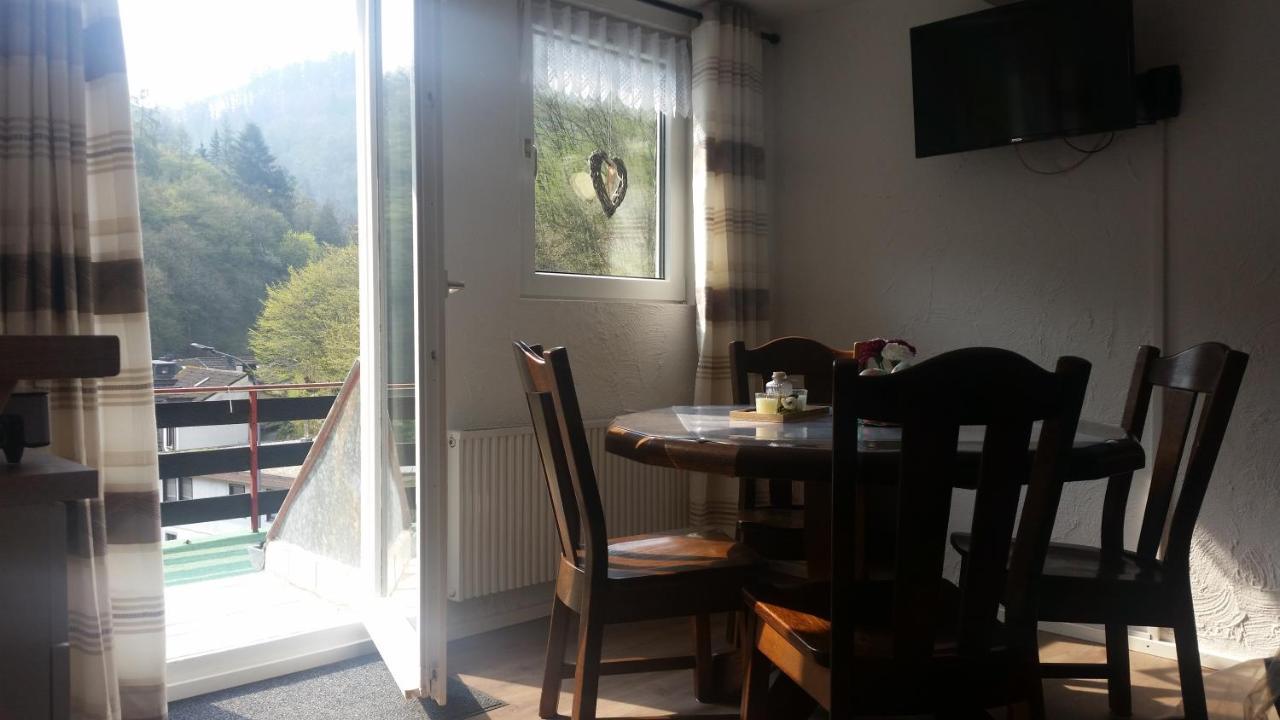 Haus Am Dekernbach Bed & Breakfast Cochem Dış mekan fotoğraf