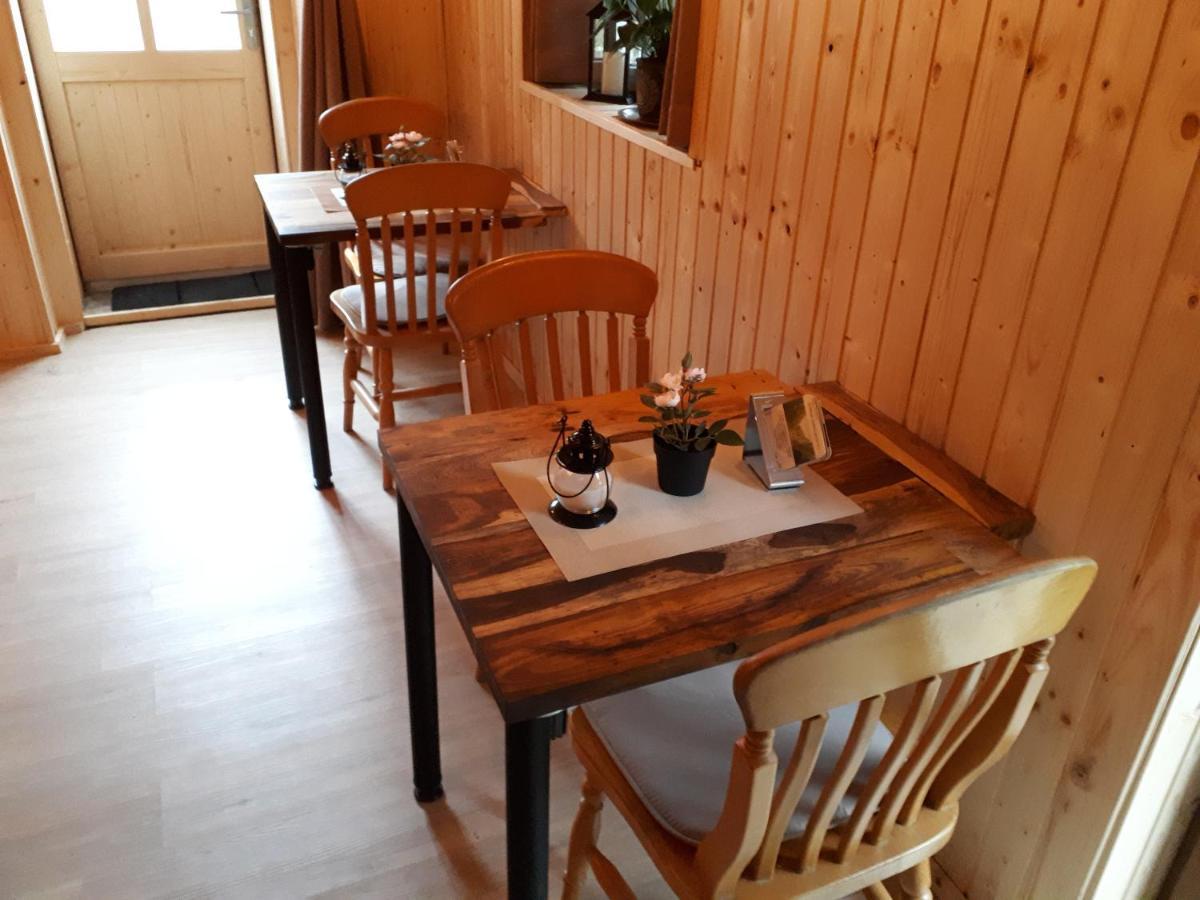 Haus Am Dekernbach Bed & Breakfast Cochem Dış mekan fotoğraf