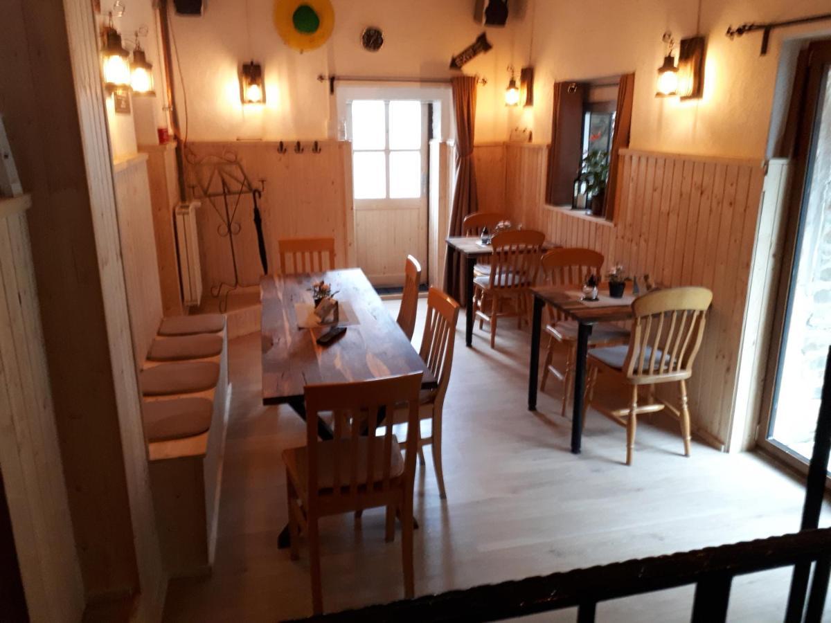 Haus Am Dekernbach Bed & Breakfast Cochem Dış mekan fotoğraf